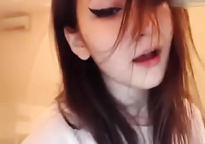 South Korean Icelandic Gorgeous Mixed Camgirl EllieLeen Cums On Hitachi