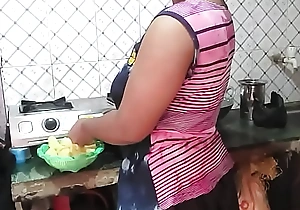 Devar Ne Bhabhi Ko Kitchen Me Choda Khana Banate Dye a flag In the air Hindi Audio