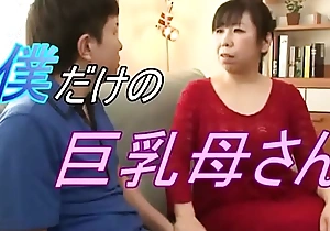 Je ne regarde que la mère aux gros seins Hongo Yachiyo en entier: Red-movies porn video updatetribun.org/EN9L