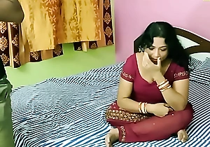 Indian Hot xxx bhabhi having sexual relations with small knob boy! She is snivel happy!