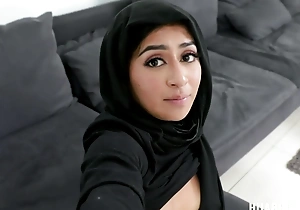 An obstacle Pocketing Neighbor Porn Occurrence - HijabHookup