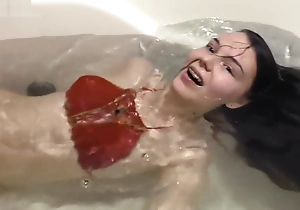 Bath Gargle Underwater Tease