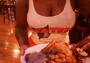 Siren Nudist Serves Obese Detect Customer At one's fingertips Hooters And In due course Goes To His House To Get Fucked